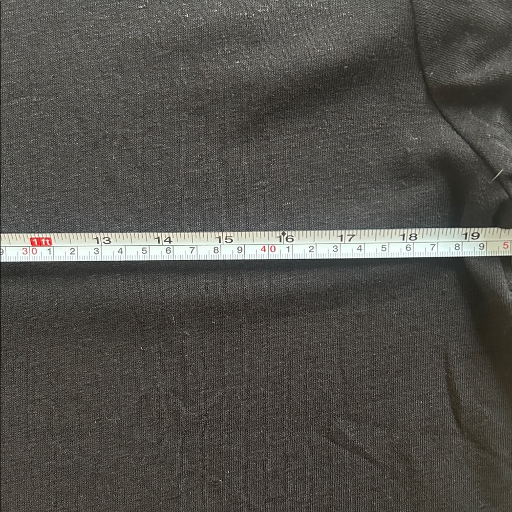 2 NWT Tall Gap Linen Crop Tees - Picture 4 of 11